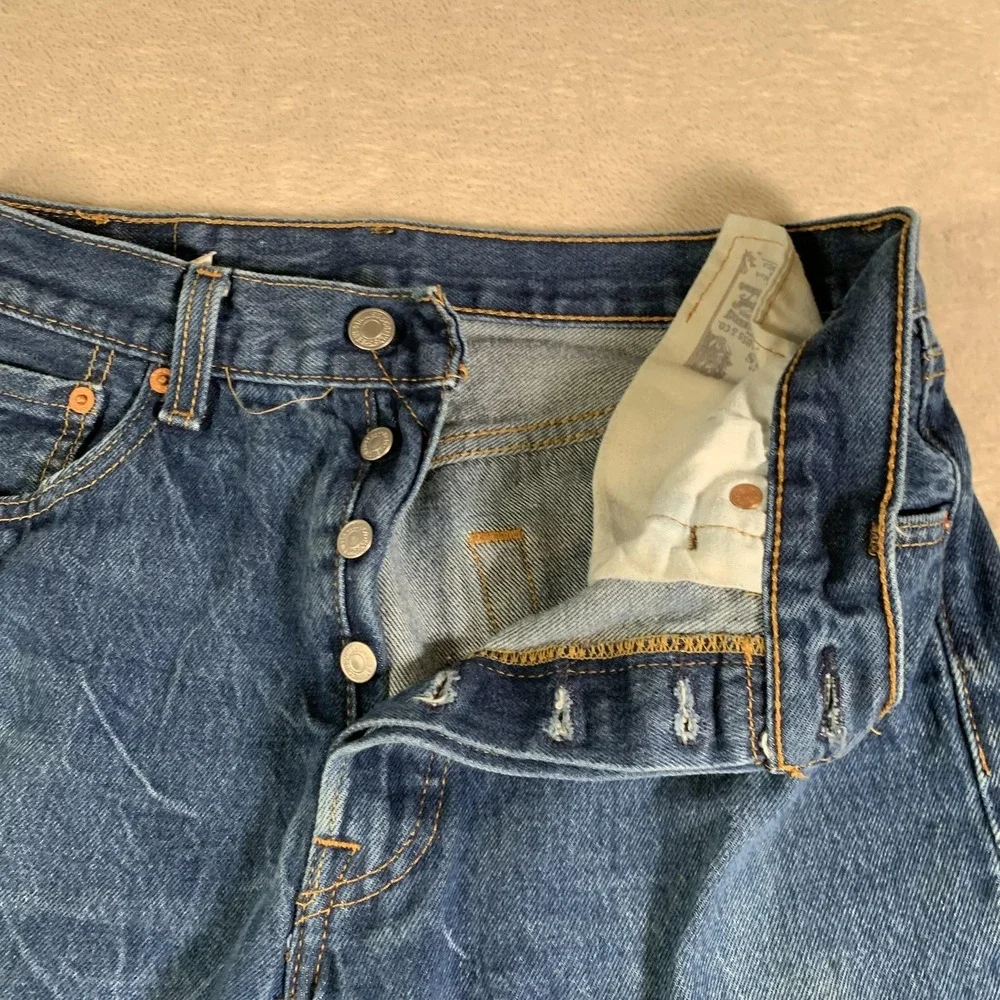 Levis 501 Jeans Mens 33x31 (32x29) Blue Button Fly Original‎ Fit Straight Leg